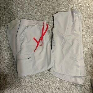 FIGS XL set joggers and top scrubs